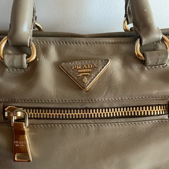 Prada Brown Calfskin ‘Vitello’ Shine Leather Handbag Purse w/ Crossbody Strap